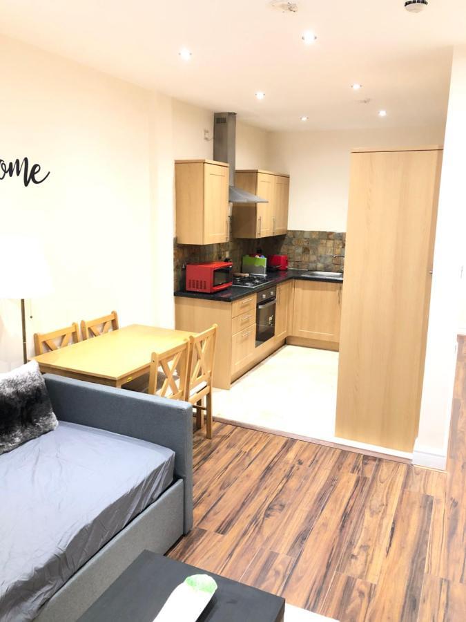 Greater London Holiday Let @ Hanwell Apartment ภายนอก รูปภาพ