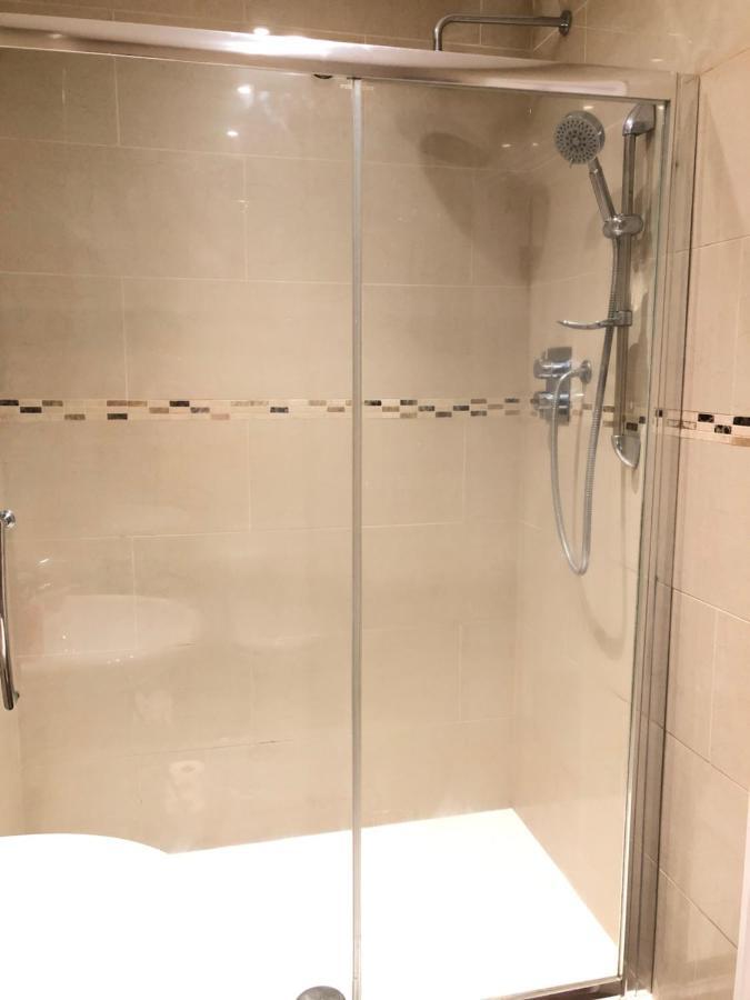 Greater London Holiday Let @ Hanwell Apartment ภายนอก รูปภาพ