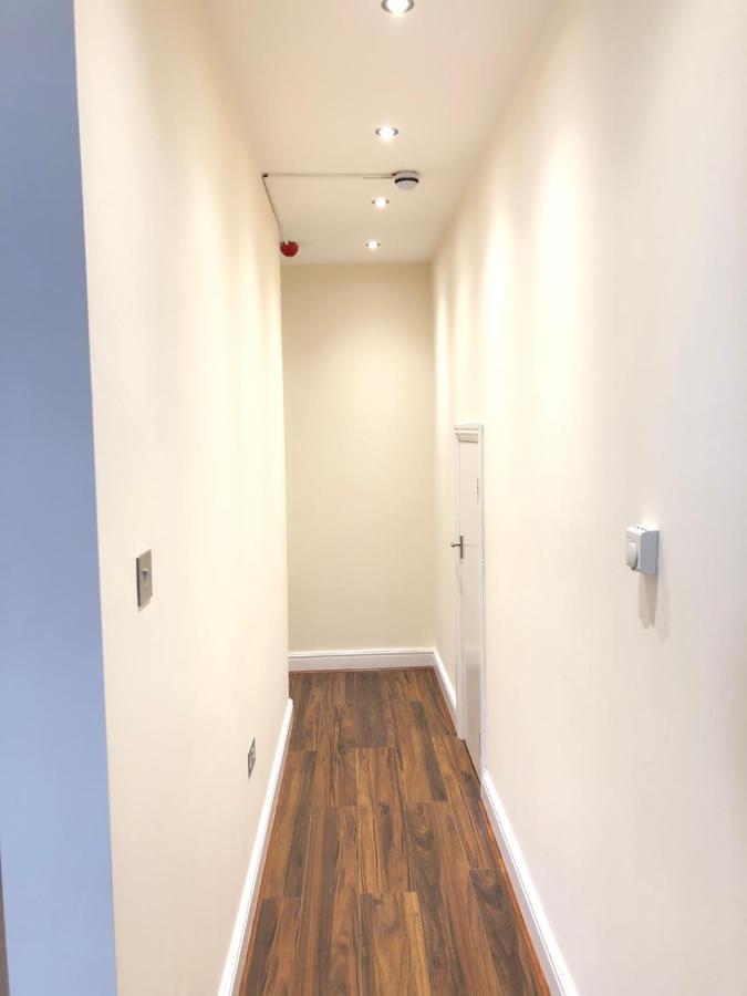 Greater London Holiday Let @ Hanwell Apartment ภายนอก รูปภาพ