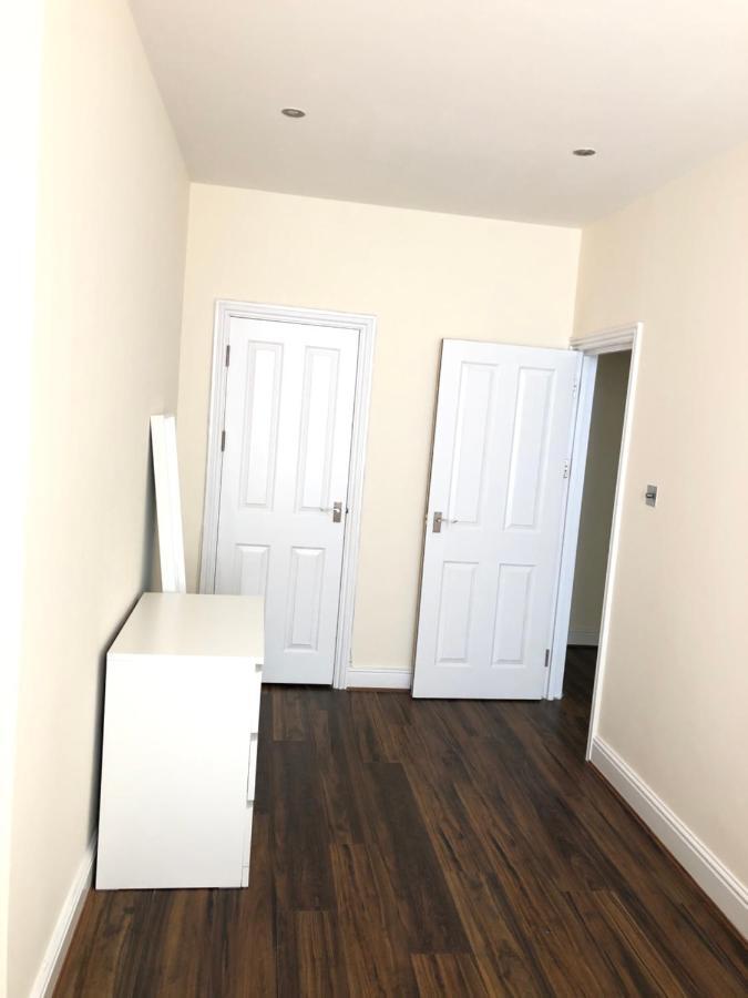 Greater London Holiday Let @ Hanwell Apartment ภายนอก รูปภาพ