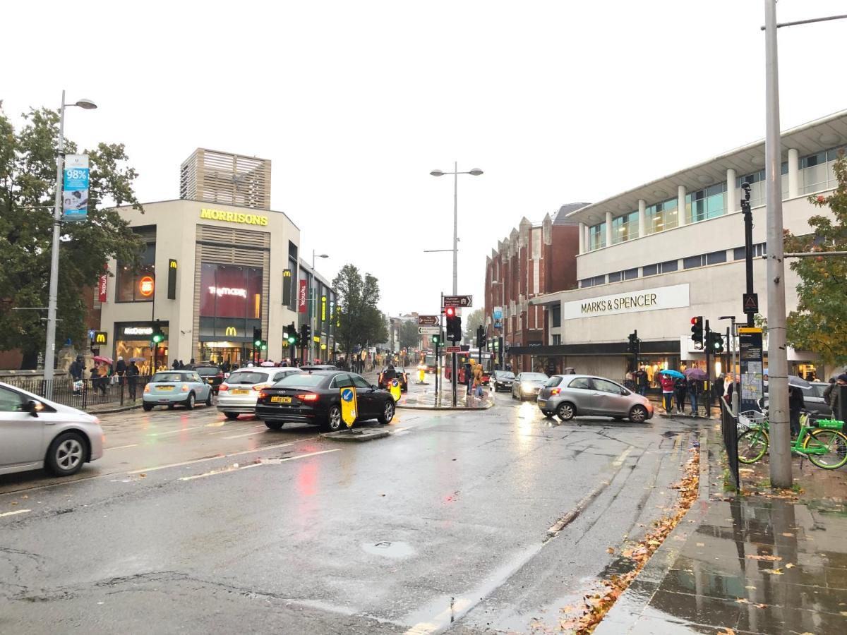 Greater London Holiday Let @ Hanwell Apartment ภายนอก รูปภาพ
